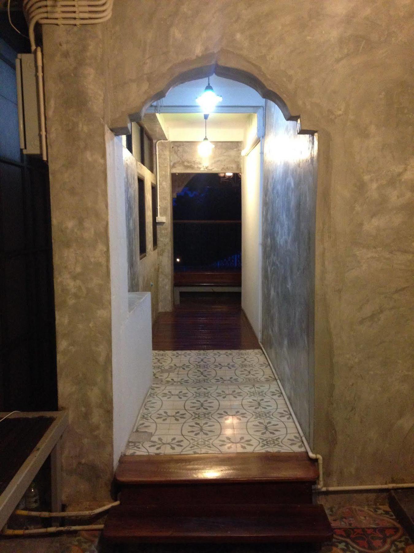 At Casa Guesthouse Amphawa Exterior photo